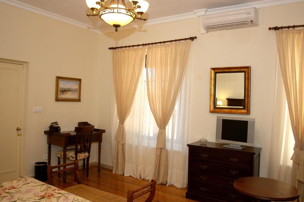 Гостевой дом Riotinto Victorian House Минас-де-Риотинто Экстерьер фото